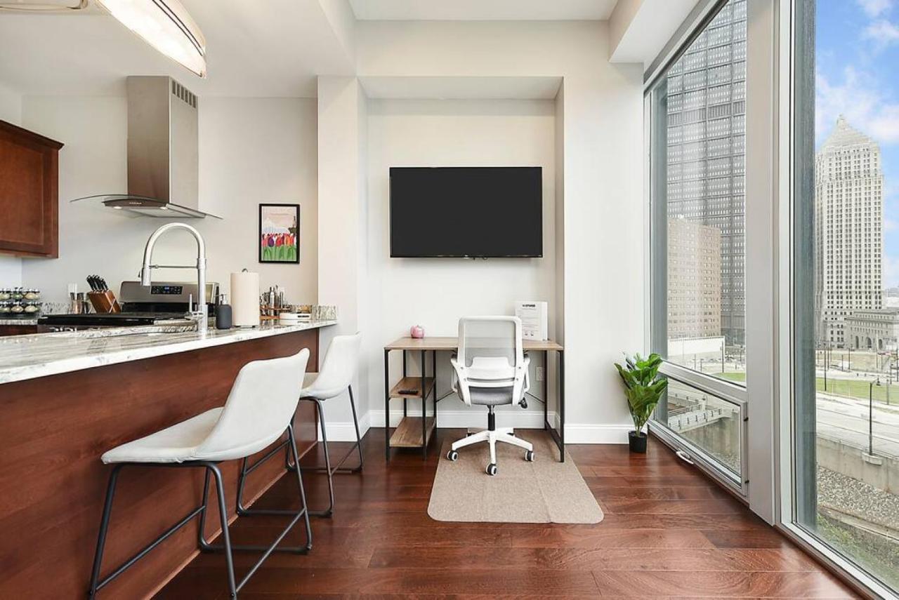 Hostwise Stays - The Washington At Chatham - Free Parking, Private Gym, Skyline Views! Pittsburgh Exteriör bild